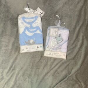 3pc Sleep&play bodysuit and bib set and 6pc bath set